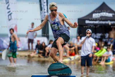 Gdańsk. Plaża Jelitkowo. Zawody Dakine Polish Skimboarding...
