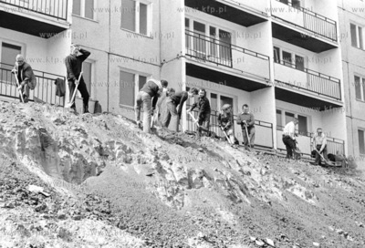 Czyn spoleczny na jednym z gdanskich osiedli. Prosimy...