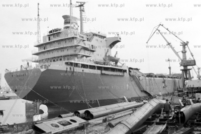 MS Barwa, masowiec wybudowany w gdynskiej stoczni im...