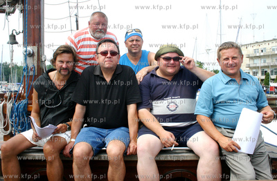 Ekipa filmowa serialu Swieta Wojna (TVP2) realizuje...