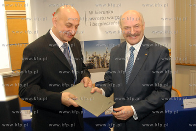 Gdansk. Uroczystosc podpisania trojstronnego porozumienia...