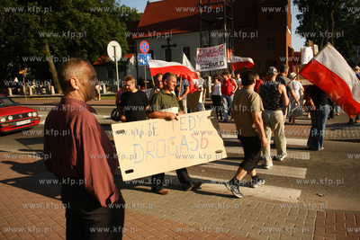 Chwaszczyno. Protest mieszancow Chwaszczyna i okolicznych...
