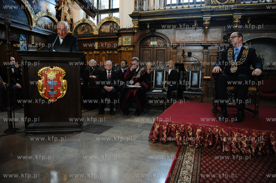 Gdansk. Dwor Artusa. Wreczenie Medali sw. Wojciecha...