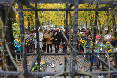 Cmentarz Gdynia Witomino. Uroczystosci w 15 rocznice...