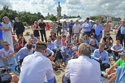 Sopot. Plaza k. Tawerny Rybitwa. Spotkanie Raszarda...