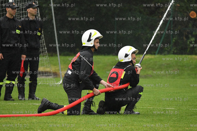 Powiatowe Zawody Sportowo - Pożarnicze na stadionie...
