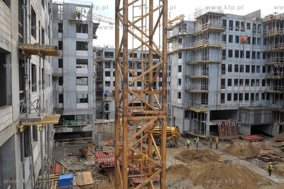 Budowa przez firm Hossa osiedla Garnizon na terenie...