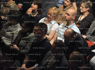 Ratusz Staromiejski - ulica Korzenna w Gdansku. Debata...