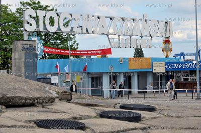 Plac Solidarnosci w Gdansku. Historycznej bramie nr...