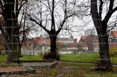 Gdansk Osiek. Okolice Poczty Polskiej i tzw. plaza...