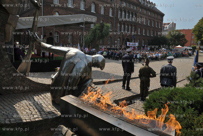 Gdansk. Plac Obronców Poczty Polskiej w Gdansku. Uroczystosci...