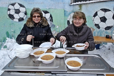 Gdansk Zaspa. Pilkarski turniej dzikich druzyn Do przerwy...