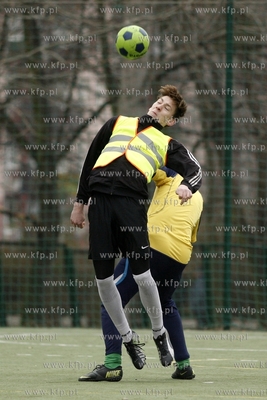 Gdansk Zaspa. Pilkarski turniej dzikich druzyn Do przerwy...