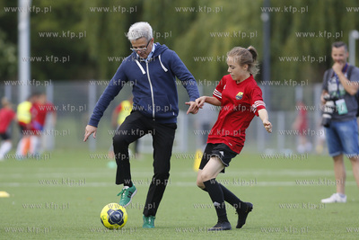 Gdansk Zaspa. Pilkarski turniej dzikich druzyn Do przerwy...