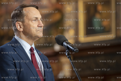 Dwór Artusa. Konferencja prasowa Ministra Spraw Zagranicznych...