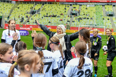 Mecz drużyn influencerek na Polsat Plus Arenie Gdańsk...