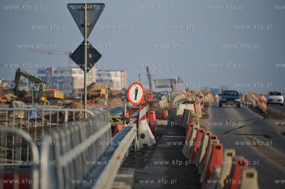 Gdansk. Budowa wezla drogowego Karczemki i trasy WZ....