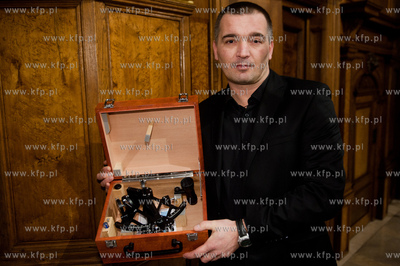 Gdansk. Dwor Artusa. Uroczystosc wreczenia nagrod zeglarskich...