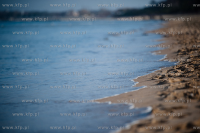 Gdansk. Sloneczne popoludnie na plazy w Jelitkowie.
09.03.2012
fot....