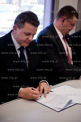 Gdansk. Dworzec Glowny PKP. Peron nr 3, Wagon Konferencyjny....