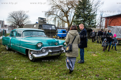 Gdansk. Pokaz pojazdow zabytkowych z Automobilklubu...