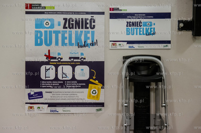 Gdansk. Niepubliczna Szkola Podstawowa Sokrates. Ufundowana...