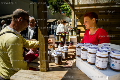 Gdansk. Oliwa. Plac przed Katedra Oliwska.X edycja...