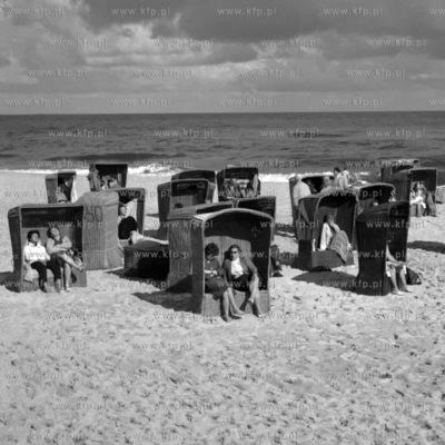 Wiklinowe kosze na plazy w Sopocie.
1962
1_sopot_50-60_z.kosycarz_p4
Fot....