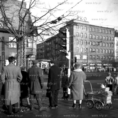 Przejscie dla pieszych na rogu ulic Świętojańskiej...