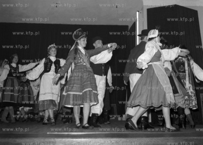 Wystep zespolu folklorystycznego . (lata50)
1959
0005334z_puck_pruszcz
Fot....