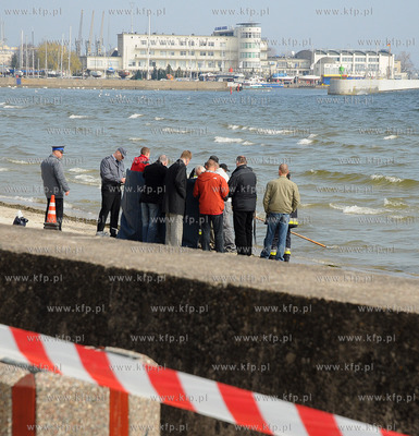 Gdynia. Cialo kobiety w daleko posunietym rozkladzie...