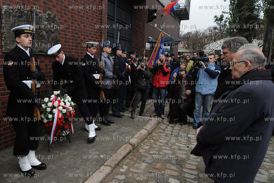 Z inicjatywy Stowarzyszenia Nasz Gdansk na murach Aresztu...