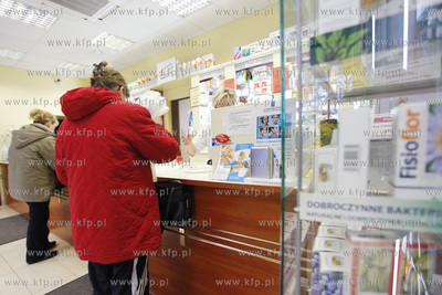 Gdansk, wnetrze apteki przy ul. Kartuskiej. 14.11.2009...