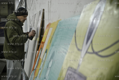 Mlodzi Solidarni, malowanie graffiti w Freedom Skatepark...