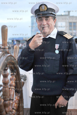 Andrzej Mendygral - kapitan zaglowca STS Fryderyk Chopin...