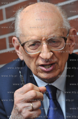 Uniwersytet Gdanski Wydzial Ekonomiczny w Sopocie....