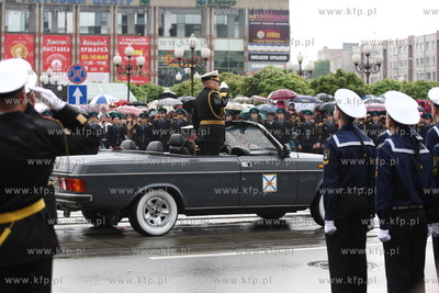 Kaliningrad , Rosja 09.05.2014 Parada na Placu Zwyciestwa...