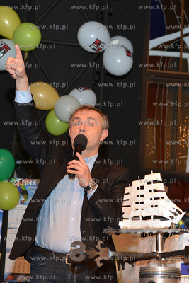 23 final WOSP w Gdyni. Licytacja prowadzona przez przez...