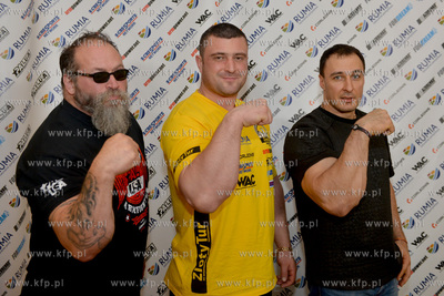 Do Rumi przyjechal wczoraj Alexey Voevoda (Rosja),...