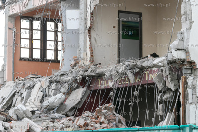 Wyburzanie budynku dworca PKP w Pruszczu Gdańskim....