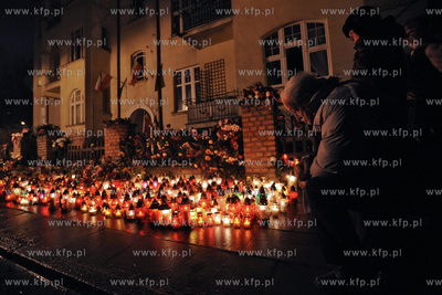 Zaloba po katastrofie samolotu prezydenckiego pod Smolenskiem....