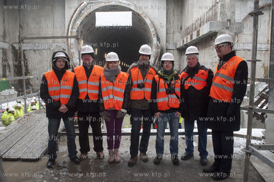 Zakonczona pierwsza nitka tunelu pod Wisla zostala...
