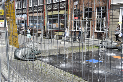 Gdańsk. Remont fontanny Czterech Kwartałów na ul....