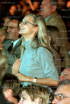 Magdalena Walesa na widowni Festiwalu Piosenki w Sopocie....