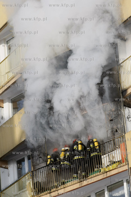 Gdansk Przymorze.Pozar wybuchl na piatym pietrze w...