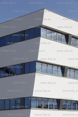Kampus Uniwersytetu Gdanskiego w Oliwie. Nz budynek...