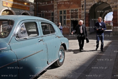 Zabytkowy samochod marki Warszawa, ktora jezdzil Karol...
