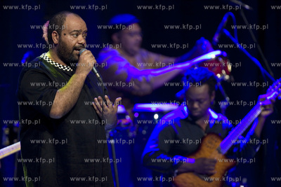 Siesta Festival. Koncert pochodzącego z Angoli Paulo...