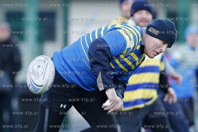 Stadion Ogniwa Sopot. Noworoczny mecz rugby. Nz. Jarosław...