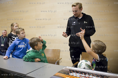 Zwiedzanie Stadionu Energa Gdańsk z piłkarzem Lechii...